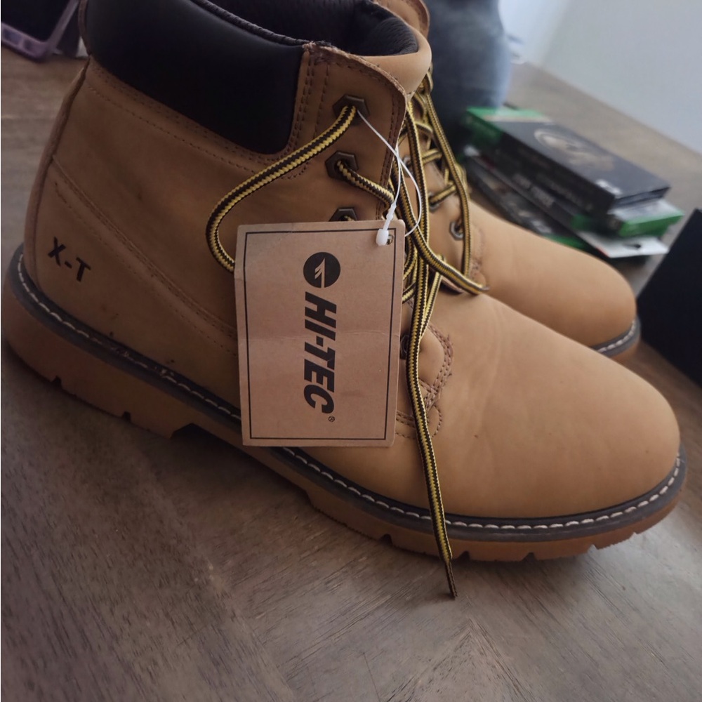 Hi-Tec Tan and Black Boots Durable Comfort Men’s